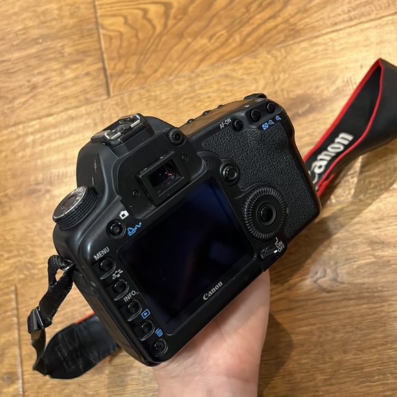 Canon Camera 5D Mark II - Picture 4 of 5